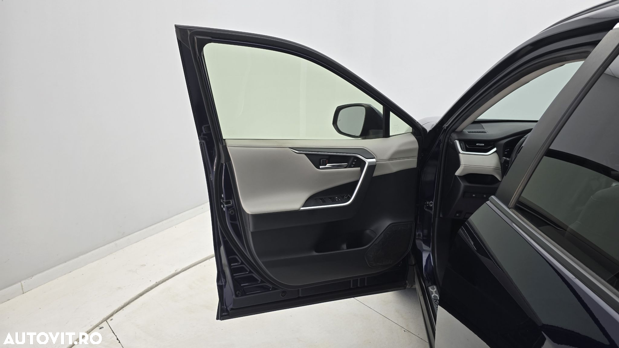 Toyota RAV4 - 10