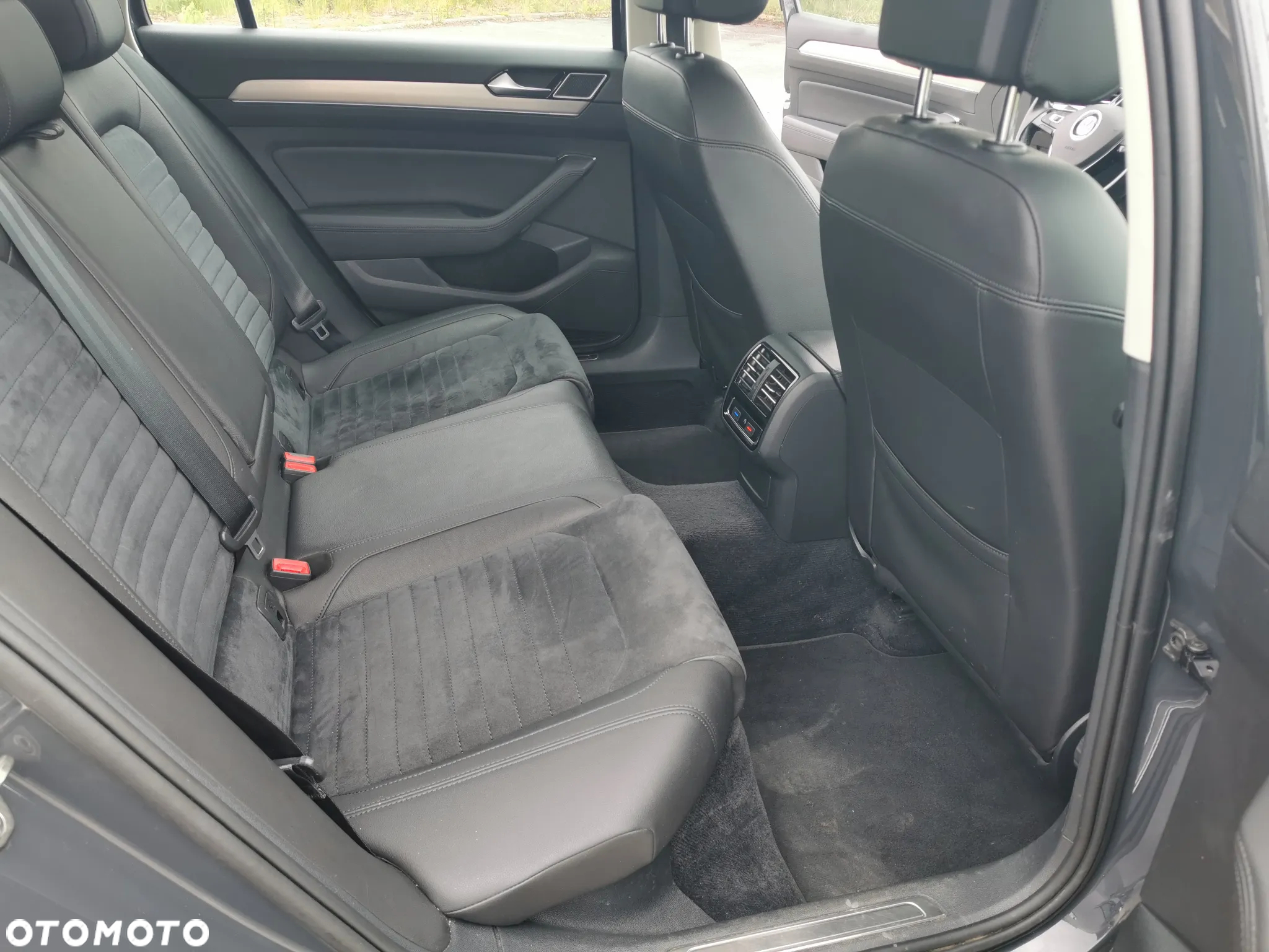 Volkswagen Passat Variant 2.0 TDI SCR 4Motion DSG (BMT) Highline - 18
