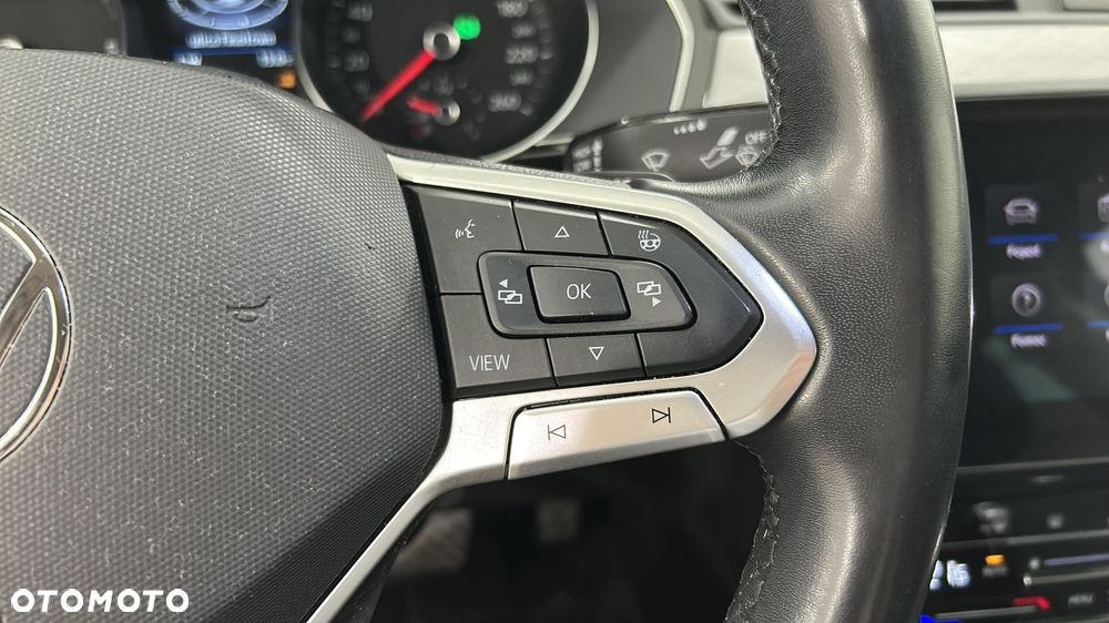 Volkswagen Passat - 23