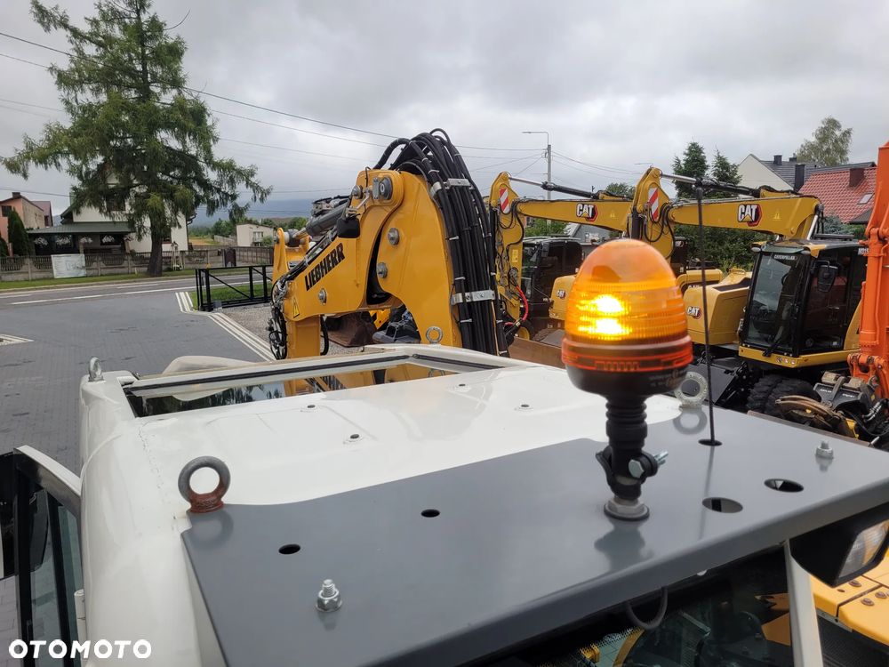 Liebherr A910 compact / 3 łyżki + widły / 2018rok / 2 x pług / - 20