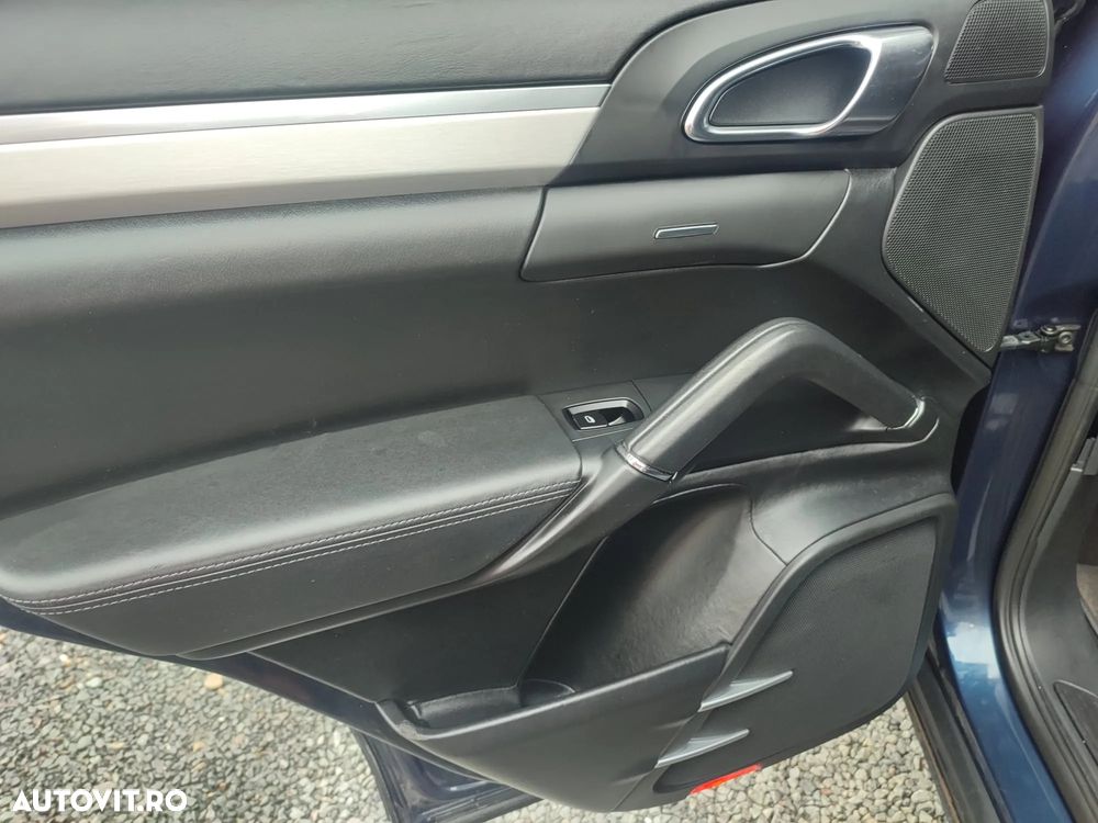 Porsche Cayenne - 15