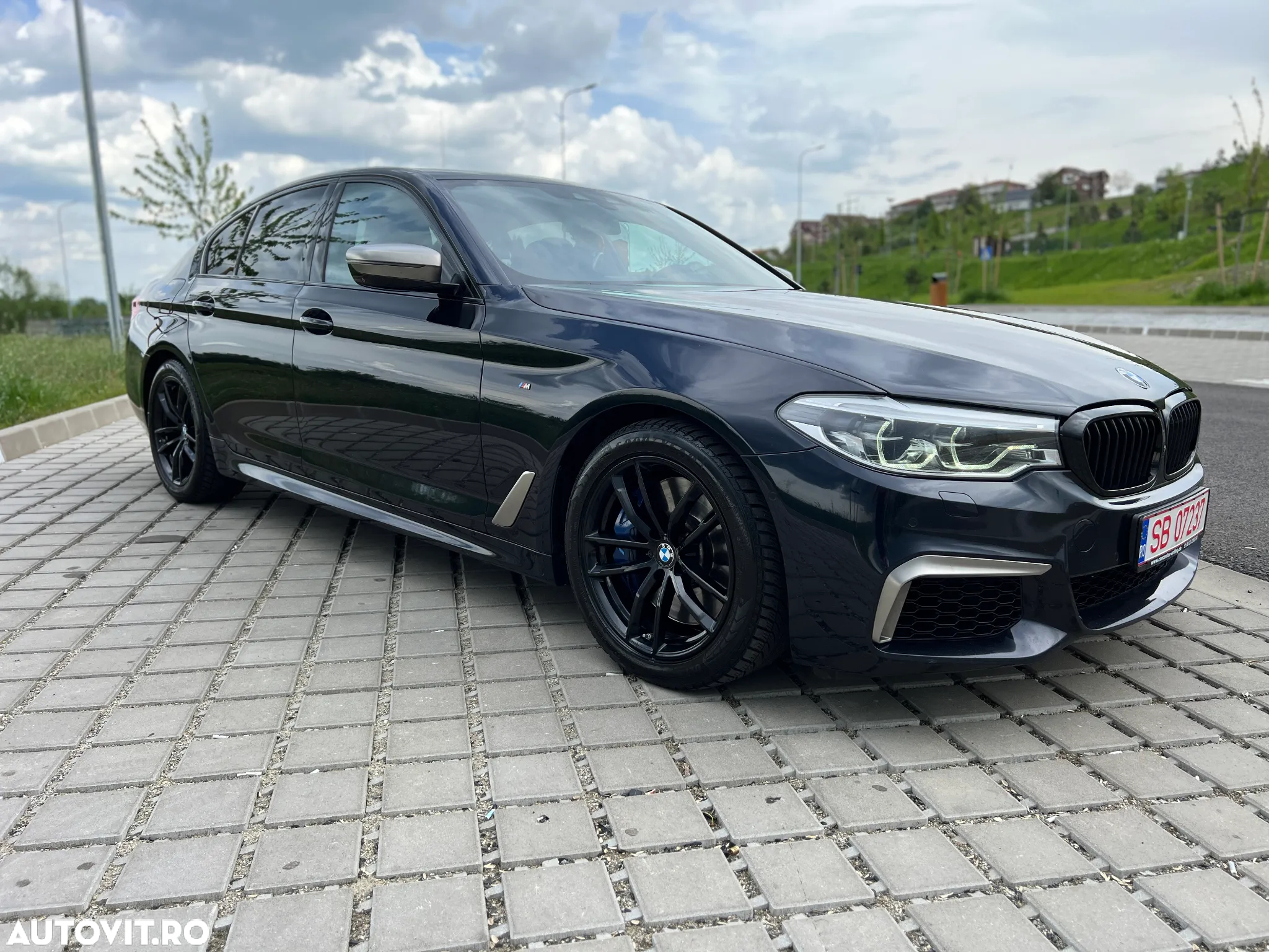 BMW M5 M550i xDrive AT - 6