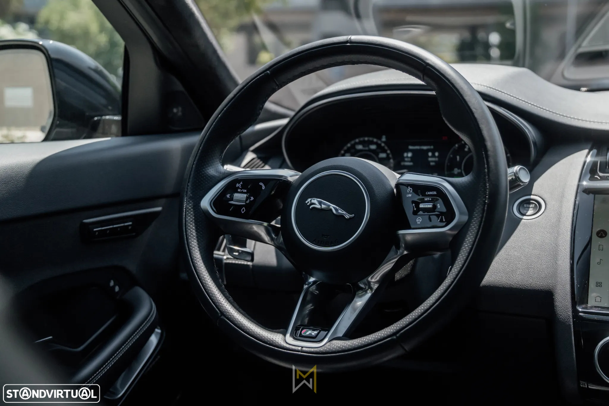Jaguar E-Pace 1.5 P300e R-Dynamic SE AWD Aut. - 23
