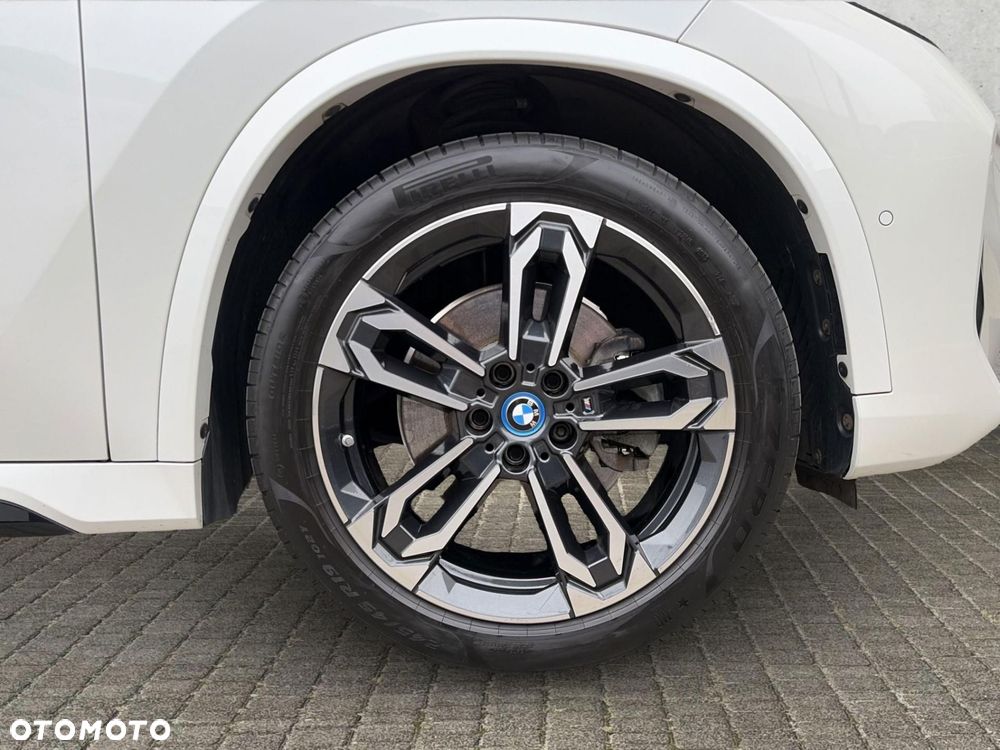BMW iX1 - 4