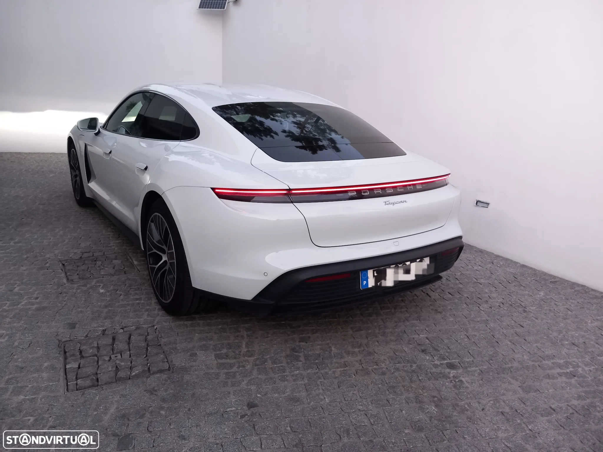 Porsche Taycan - 4