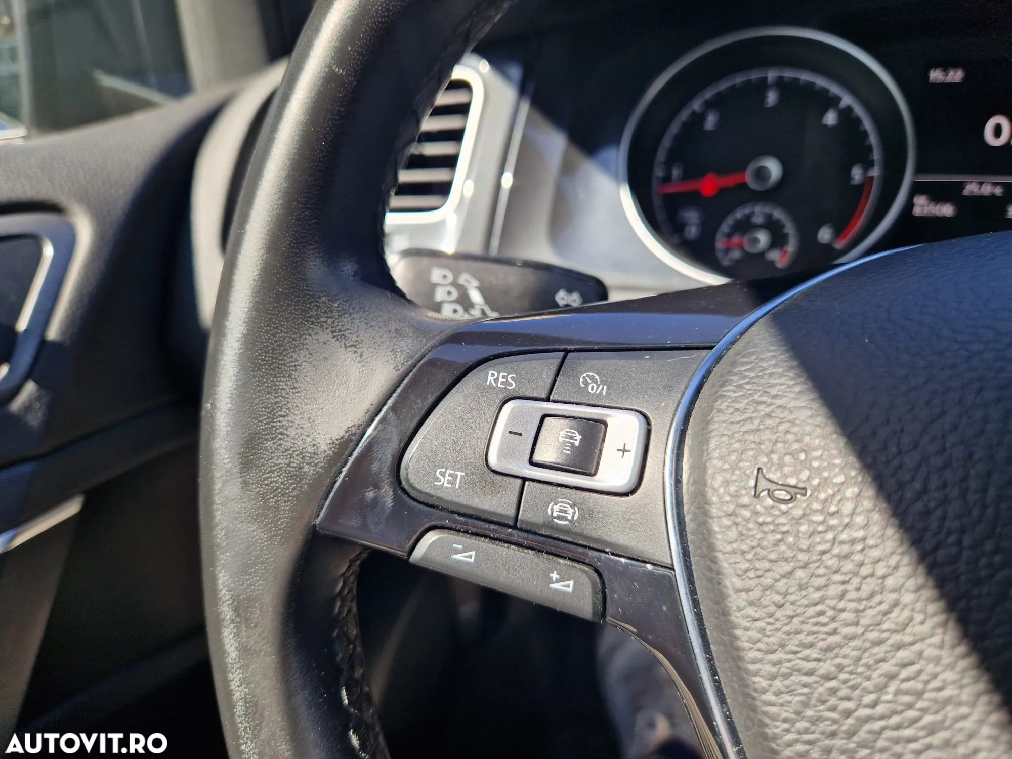 Volkswagen Golf 1.6 TDI Comfortline - 12