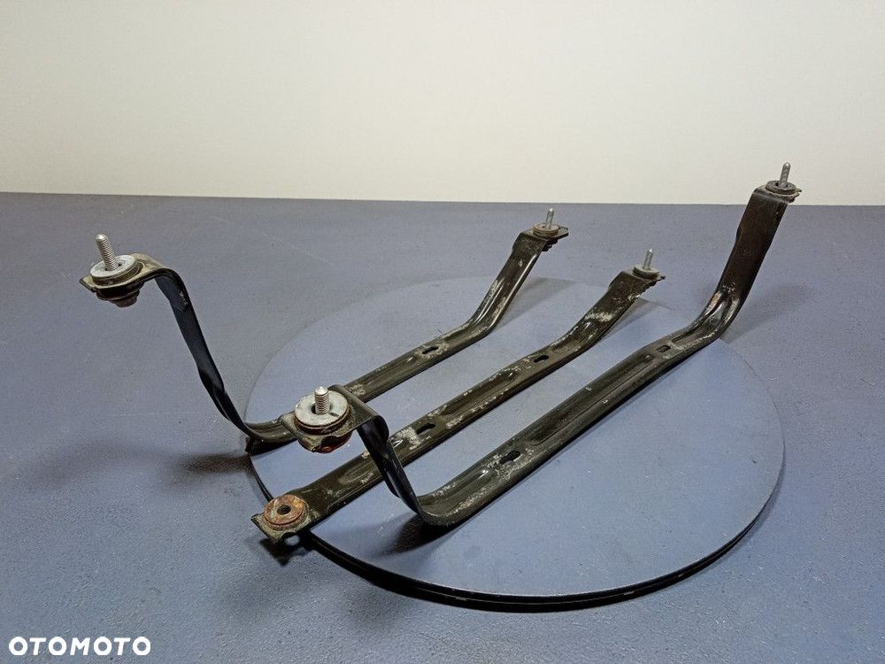 AUDI A7 C8 3.0 TDI MOCOWANIA OBEJMY ZBIORNIKA PALIWA KOMPLET 4K0201654 - 4