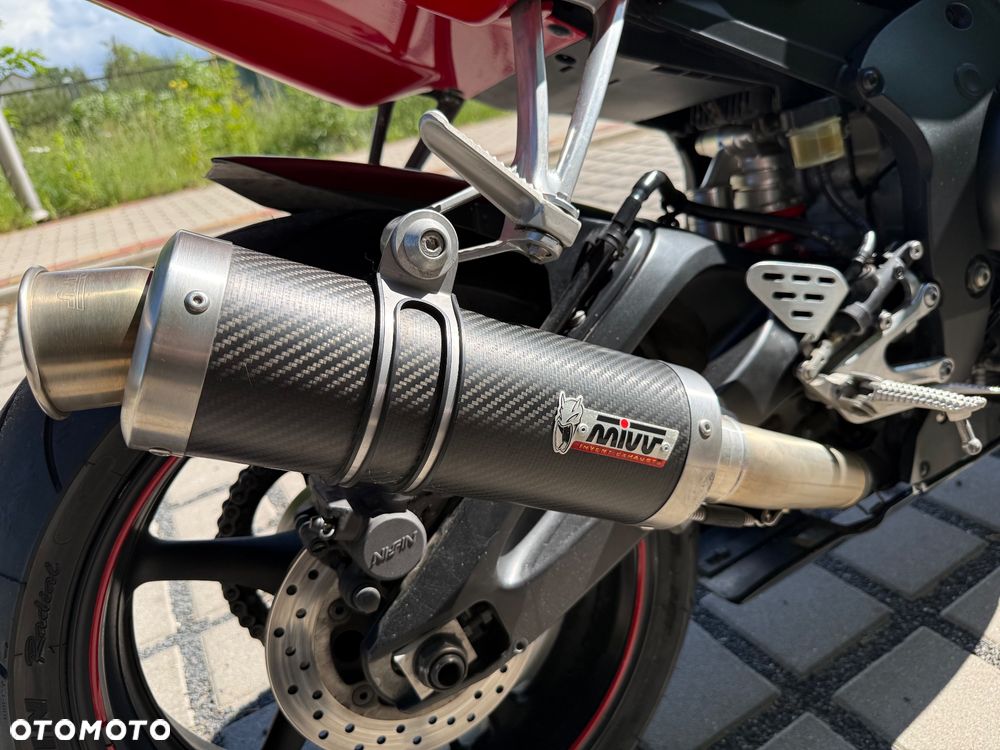 Yamaha R6 - 12