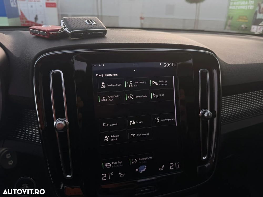 Volvo XC 40 D4 AWD Geartronic R-Design - 17