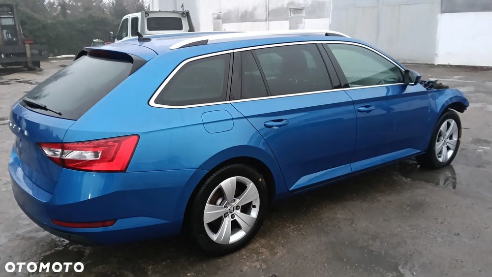 Skoda Superb 1.5 TSI ACT DSG Sportline - 7