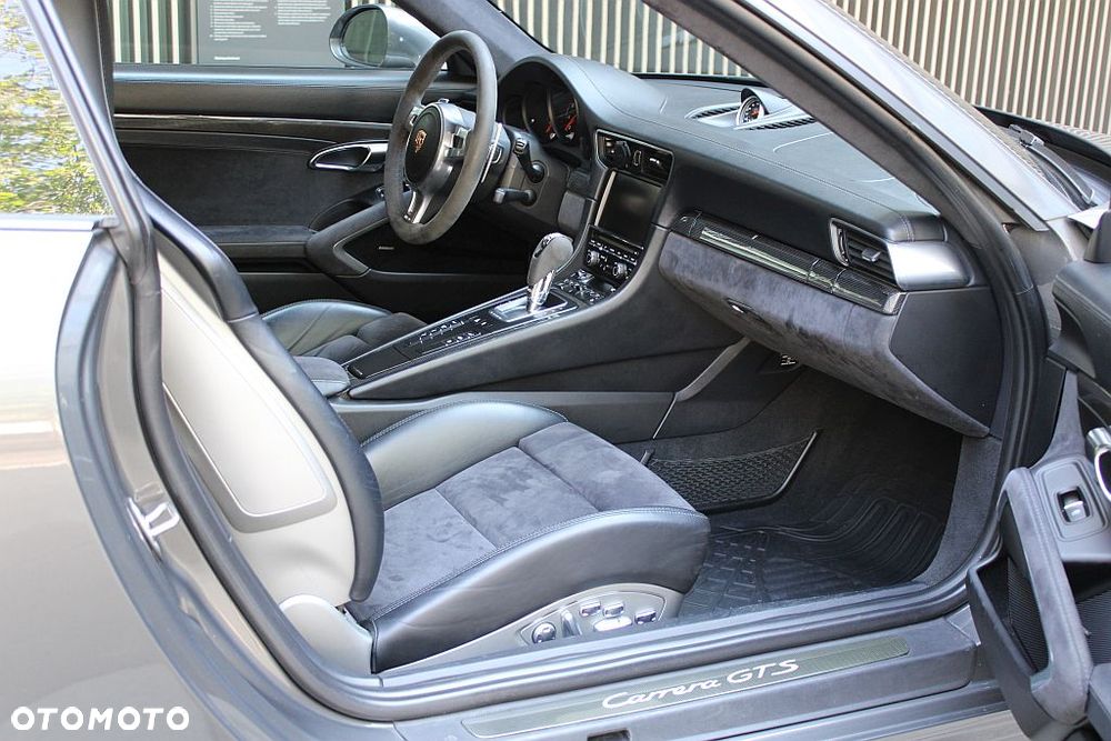 Porsche 911 Carrera GTS PDK - 16