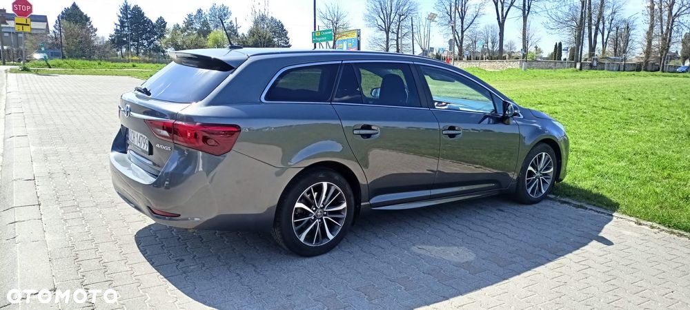 Toyota Avensis 2.0 D-4D Premium - 5