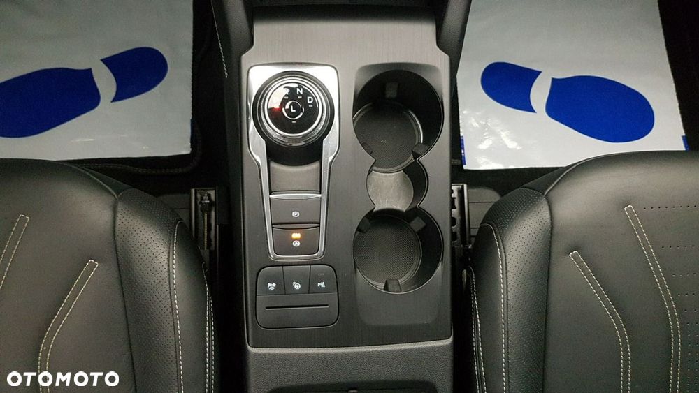 Ford Kuga - 25