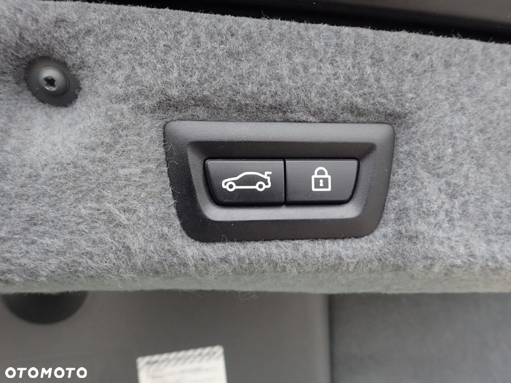BMW Seria 7 740i - 29