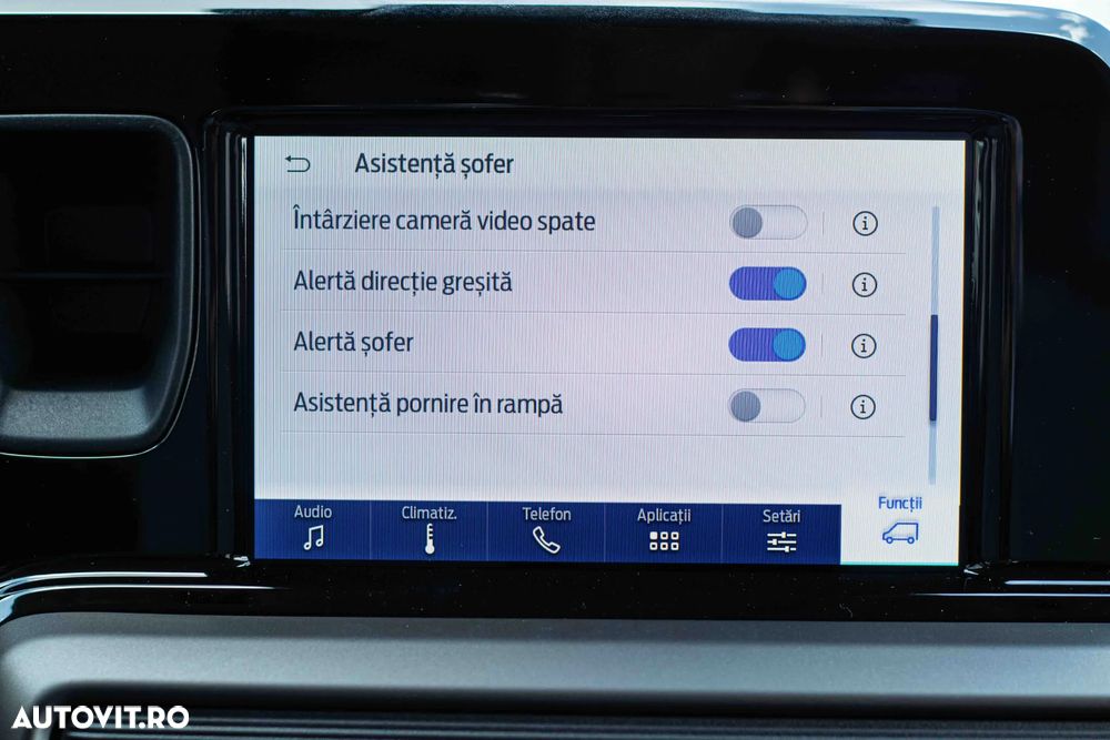 Ford Tourneo Courier 1.0 EcoBoost Titanium - 38