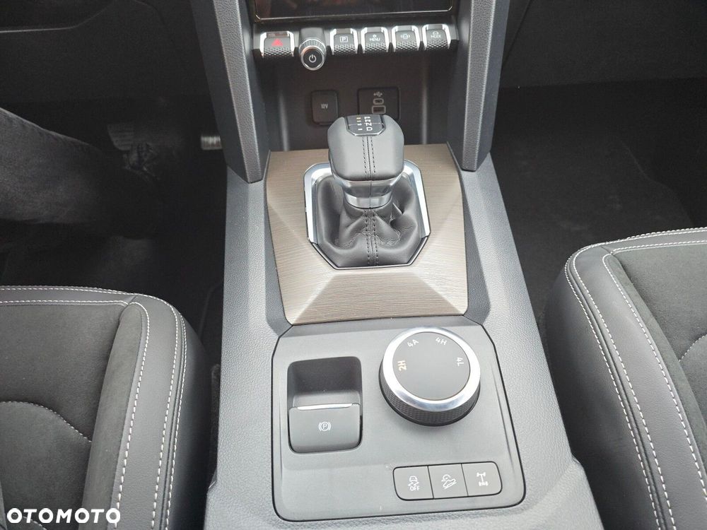 Volkswagen Amarok - 25