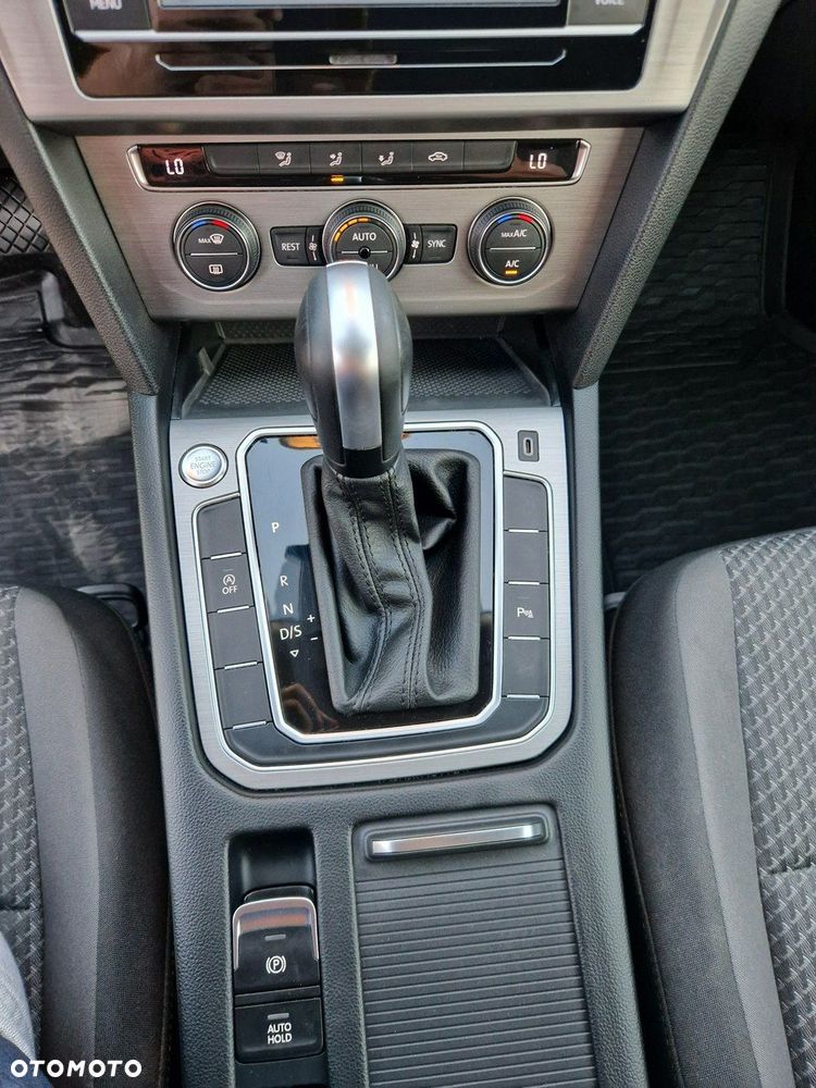 Volkswagen Passat - 26