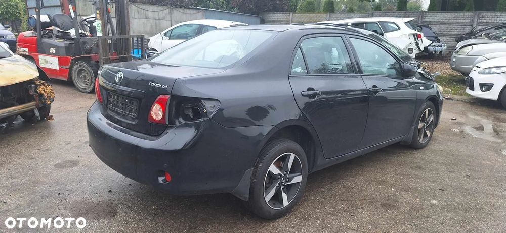 Toyota COROLLA E15 lampa prawy przód - 3