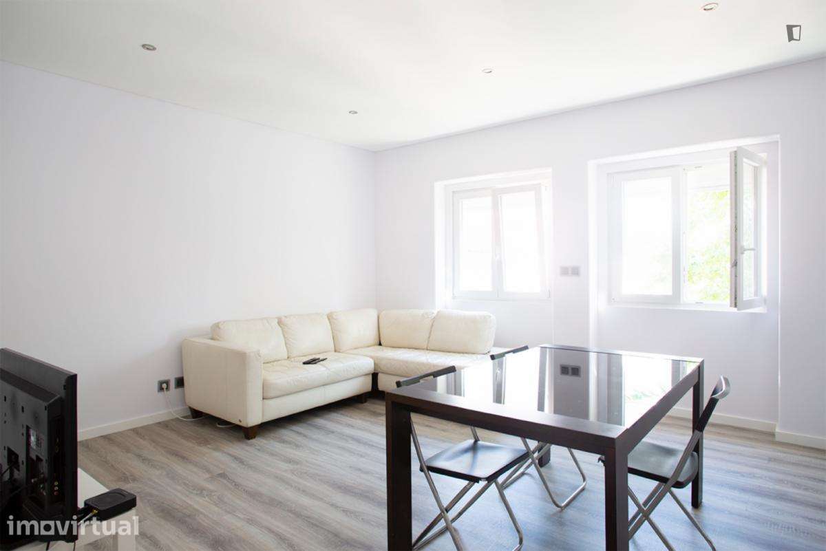 Quarto - localizado em Alvalade Lisbon - Grande imagem: 4/11