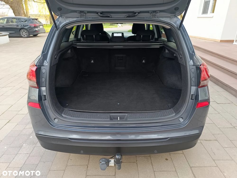 Hyundai i30 blue Kombi 1.6 CRDi Style - 37