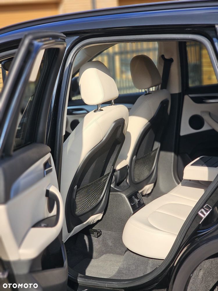 BMW X1 sDrive18i - 8