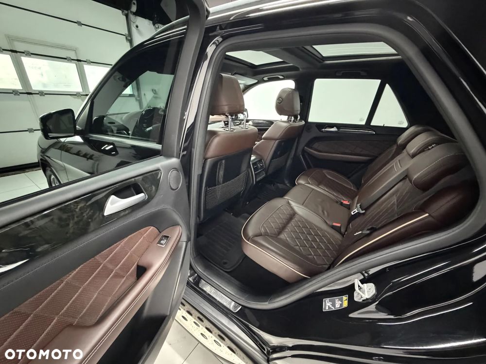 Mercedes-Benz ML 350 BlueTec 4-Matic - 4