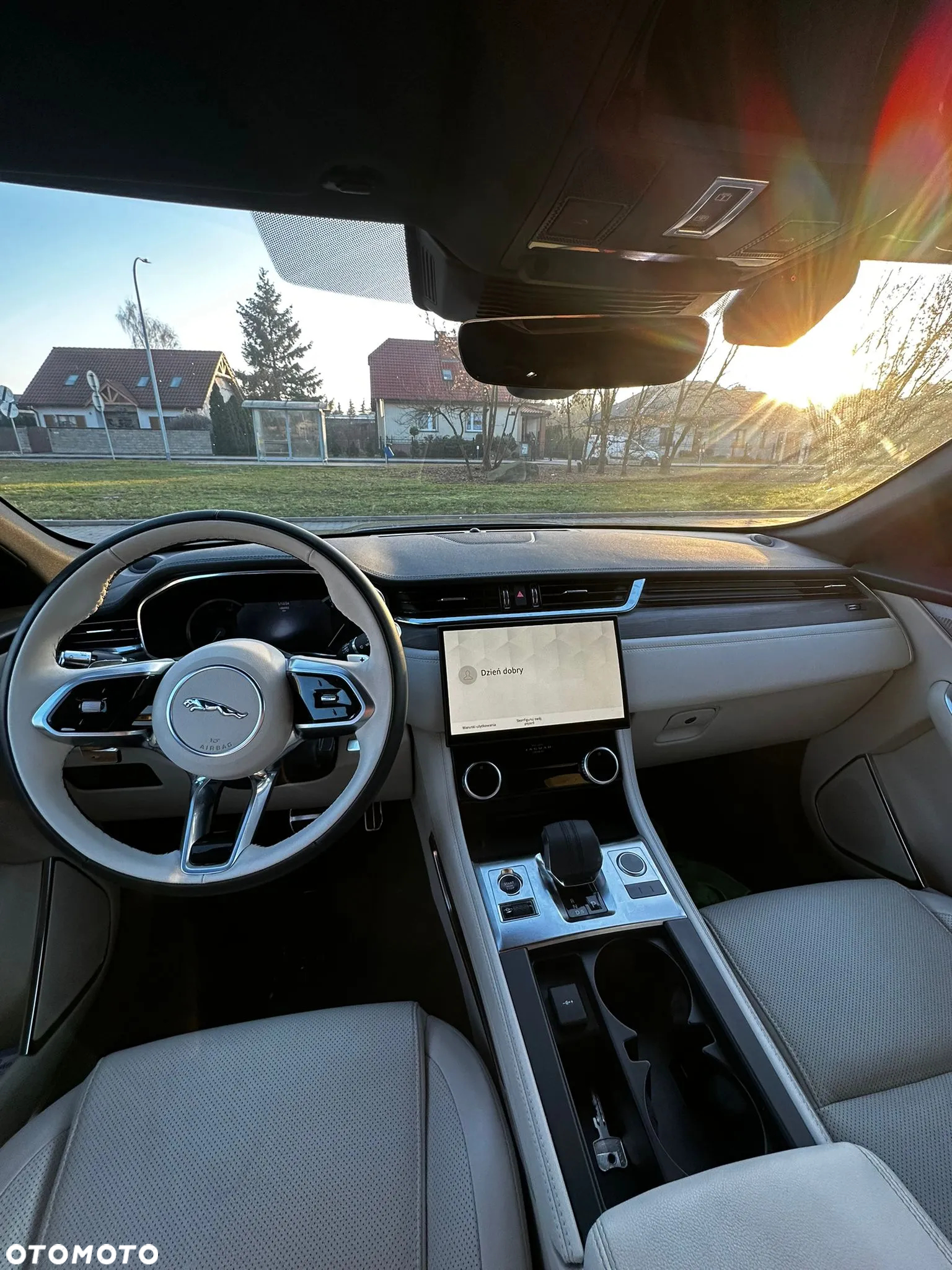 Jaguar F-Pace - 7