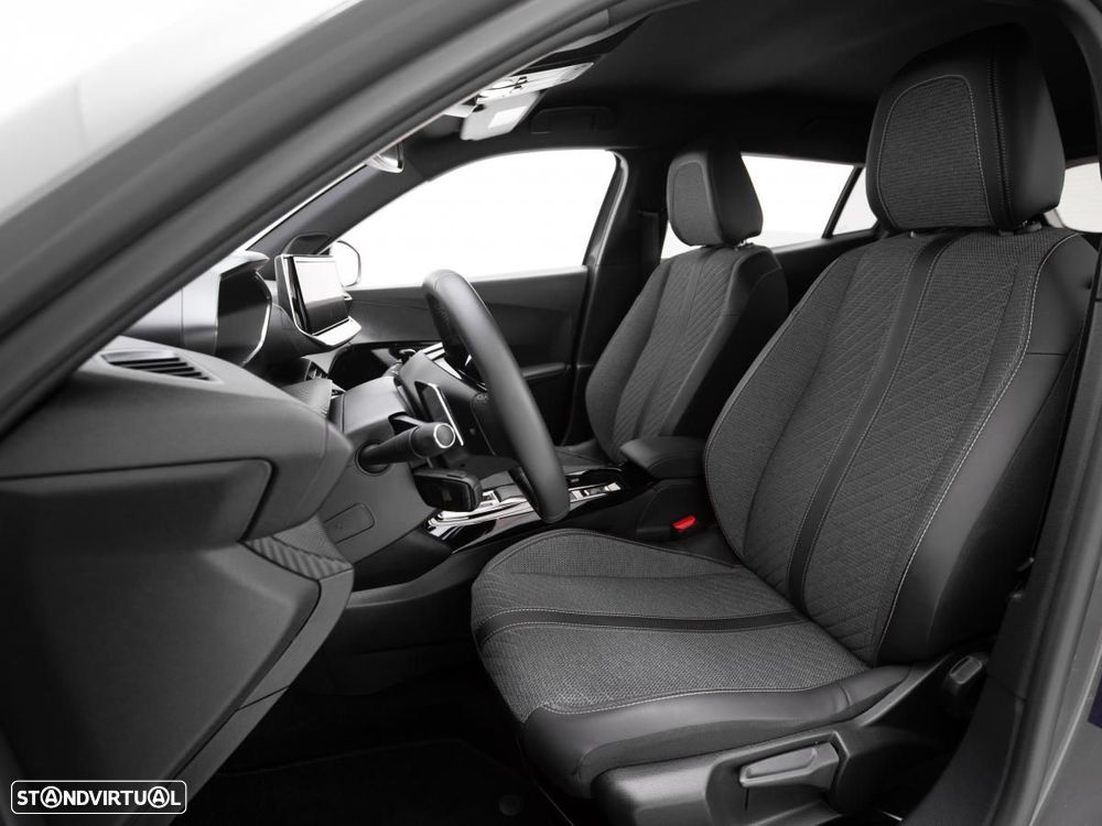 Peugeot 2008 1.2 PureTech Allure EAT8 - 9