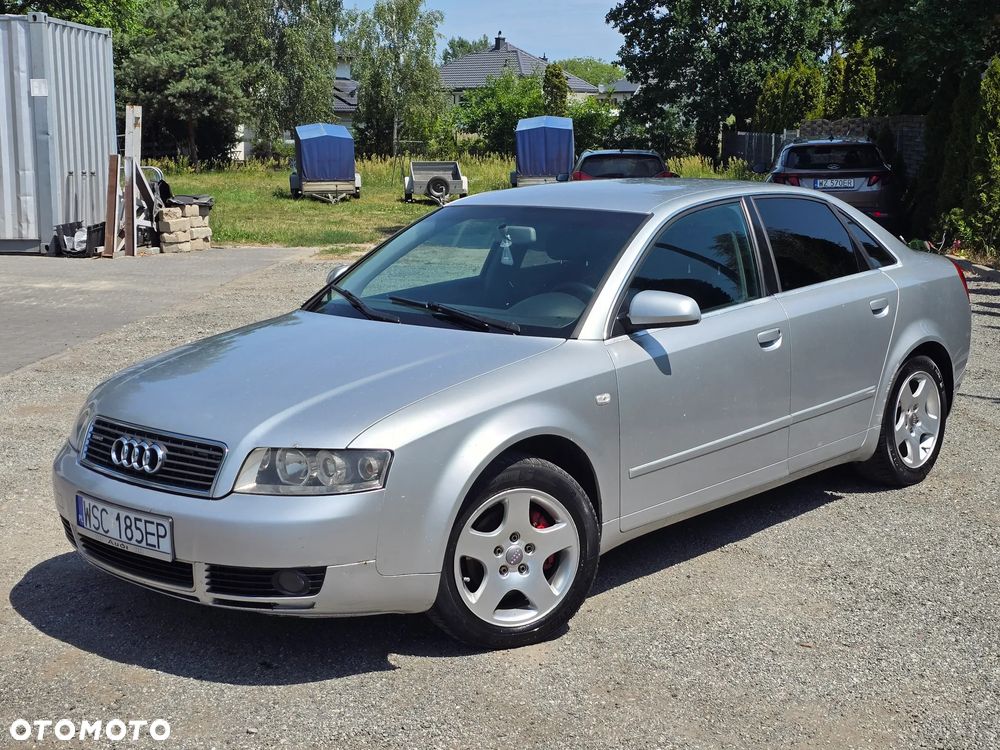Audi A4 Limousine - 1