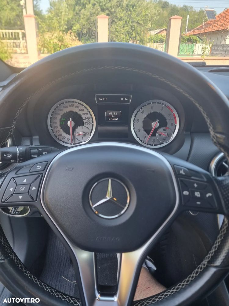 MERCEDES-BENZ A-Class 2015 — imagine 12