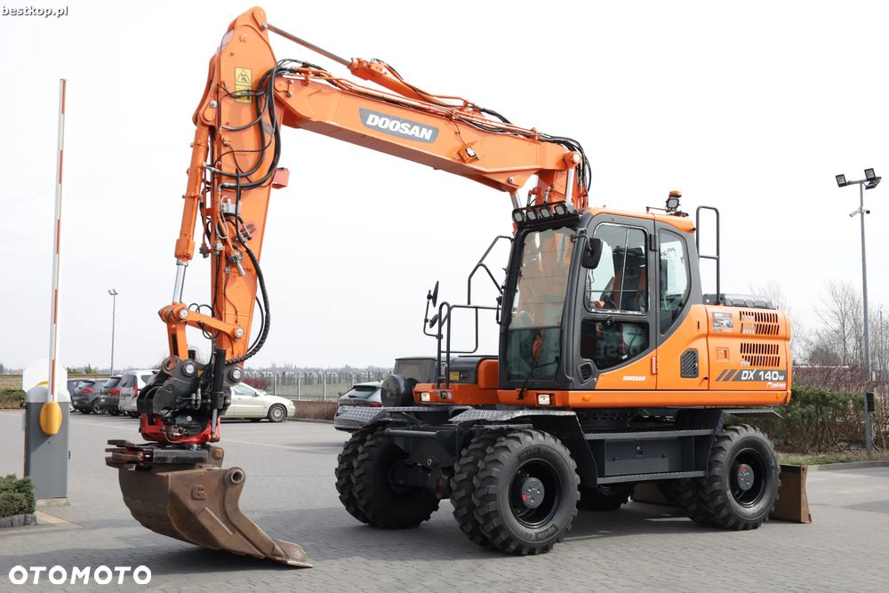 Doosan DX140W-3 - 12