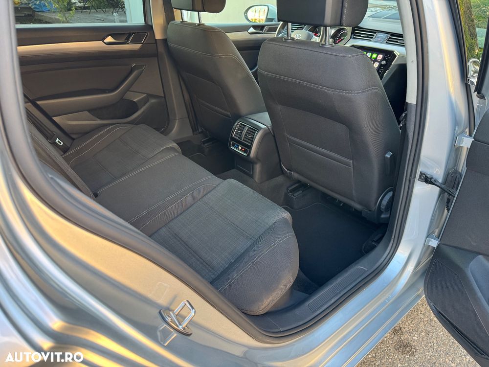 Volkswagen Passat 2.0 TDI SCR DSG Business - 32