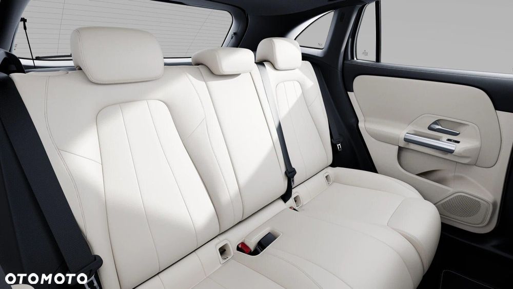 Mercedes-Benz GLA - 10