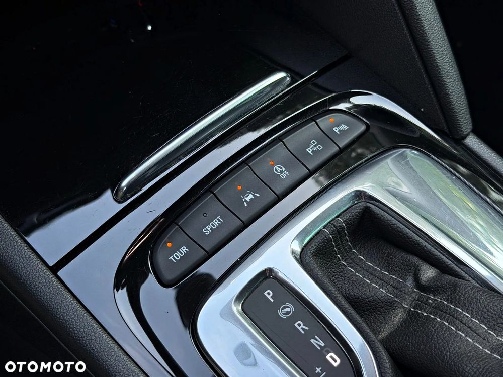 Opel Insignia - 22