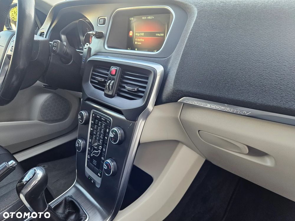 Volvo V40 Cross Country D2 - 17