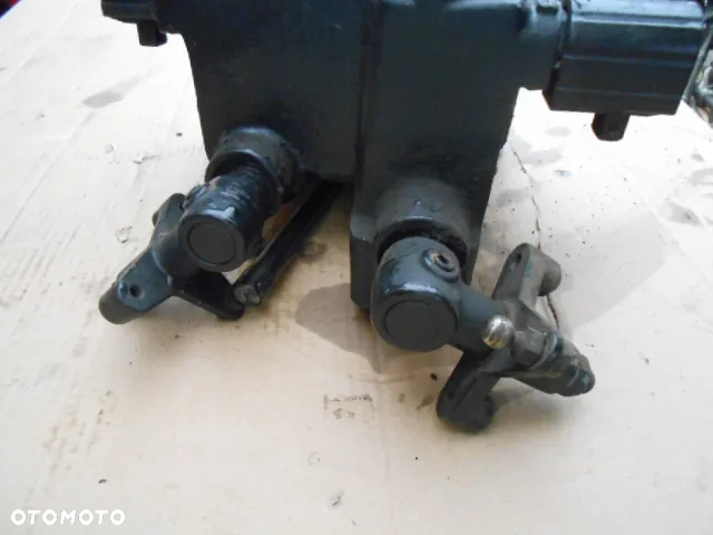 Wybierak mechanicznej skrzyni biegów 20x16 New Holland TM140 - 9