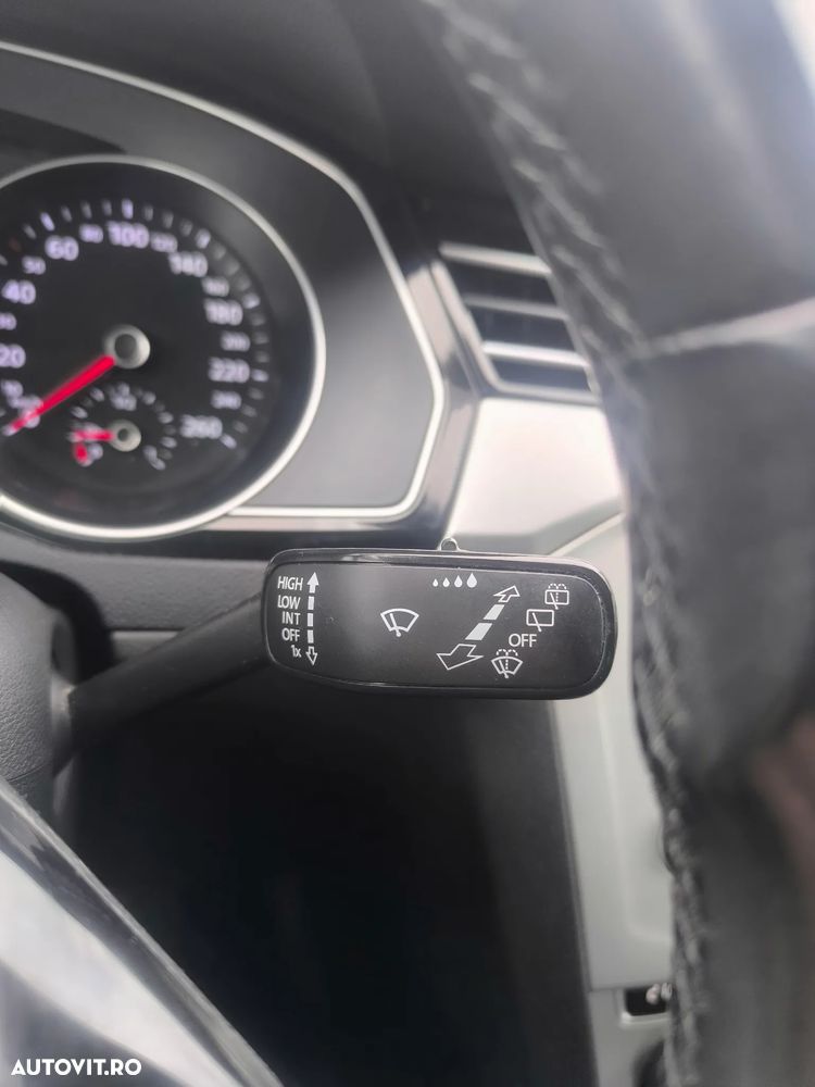 Volkswagen Passat 2.0 TDI (BlueMotion Technology) Comfortline - 15