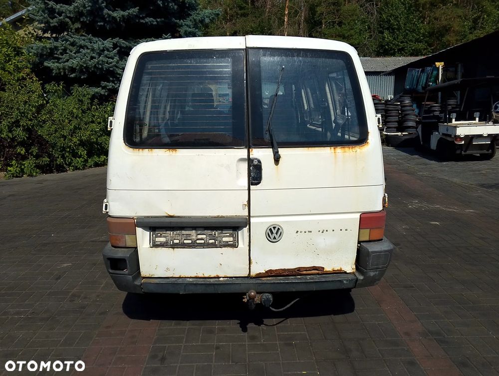 Volkswagen Transporter T4 (90-96r.) 2.4 D 77KM. Silnik AUY Skrzynia EHH lakier R-902 R902 T7 . Cały na części. GWARANCJA !!! Przód Tył Zestaw Komplet Drzwi Klapa Zderzak Błotnik Maska Grill Atrapa Szyba Pas Lampa Lusterko Boczki Fotel Kanapa Kokpit Deska Rozdzielcza Przełącznik Włącznik Sterownik Przewody Wiązka Instalacja Moduł Komputer Czujnik Listwa Pompa Alternator Wtryski Głowica Rozrusznik Kompresor Sprzęgło Dwumas Silnik Skrzynia ABS Klimatyzacji Paliwa Wspomagania Kolektor Turbina Przepustnica Zawór Chłodnica Koło Hak Belka Sanki Zawieszenie Mcpherson Półoś Amortyzator Wydech Tłumik Zacisk Most - 5