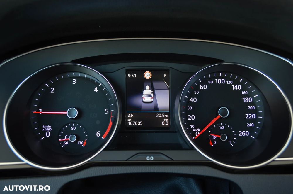 Volkswagen Passat 2.0 TDI SCR DSG Business - 13