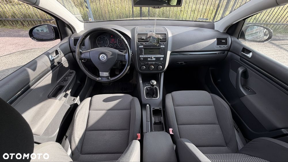 Volkswagen Golf - 5