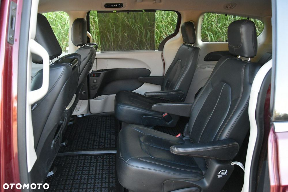 Chrysler Pacifica - 14