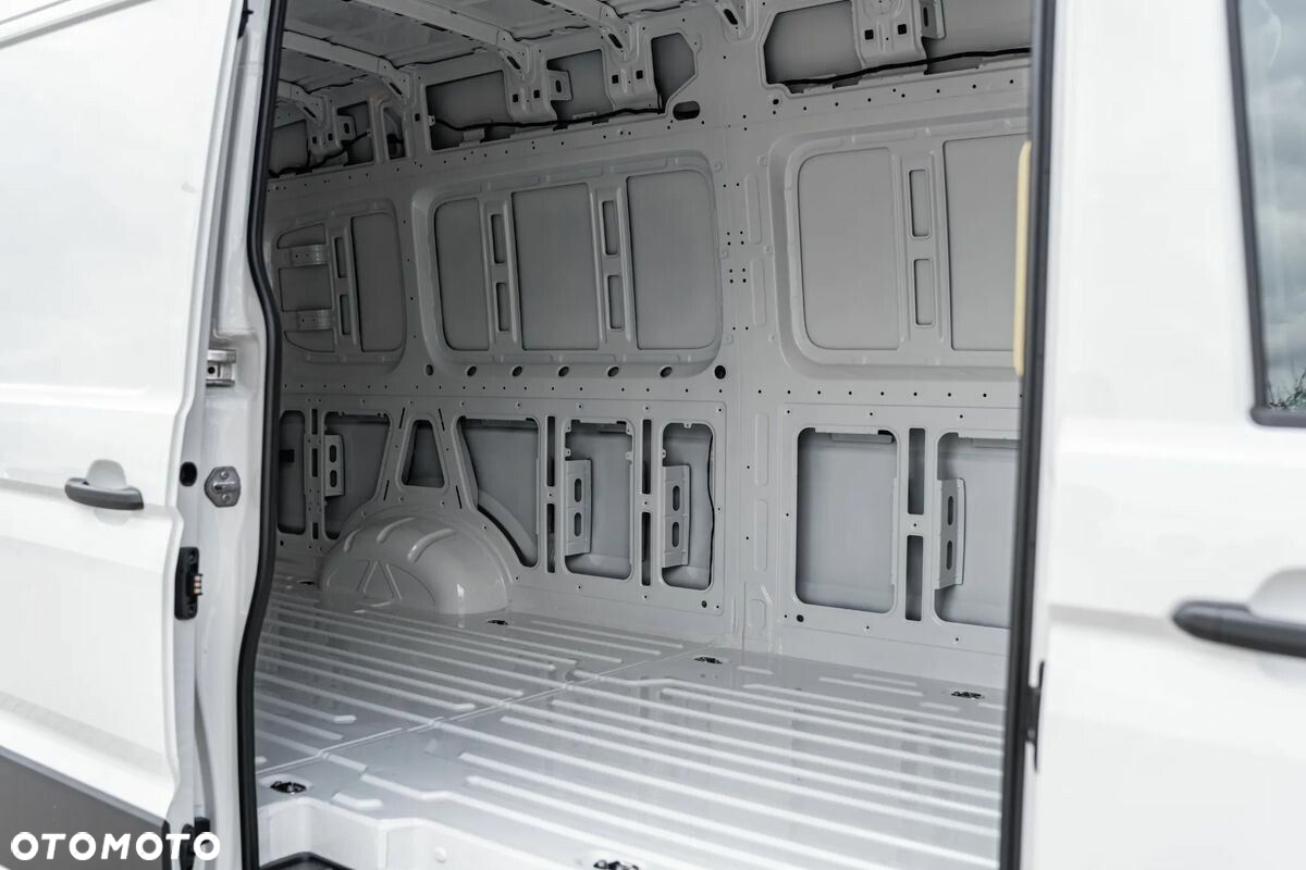 Volkswagen Crafter - 11