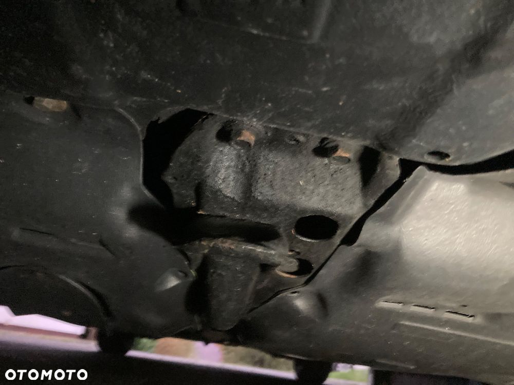 Toyota Avensis 1.8 VVT-i Sol - 28