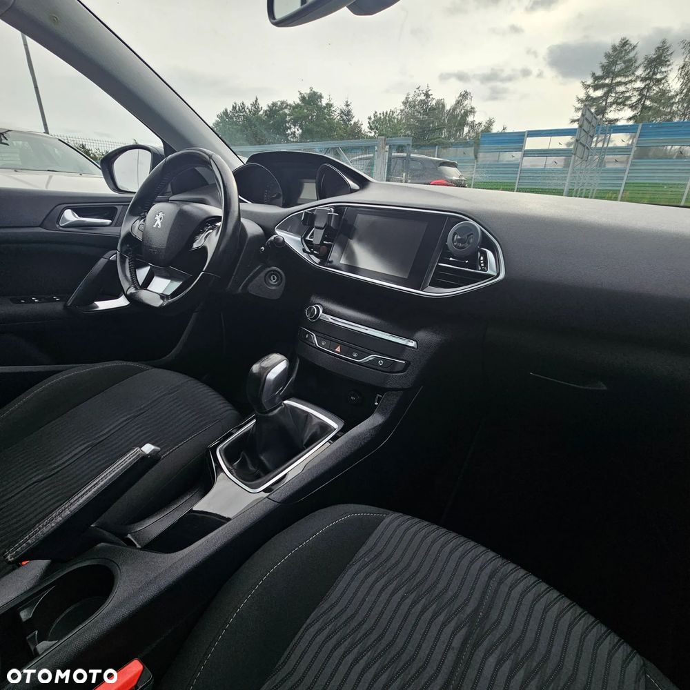 Peugeot 308 - 24