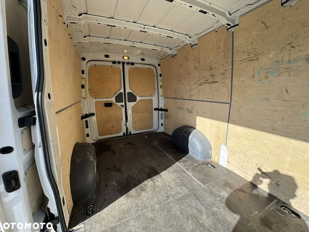 Volkswagen Crafter - 32