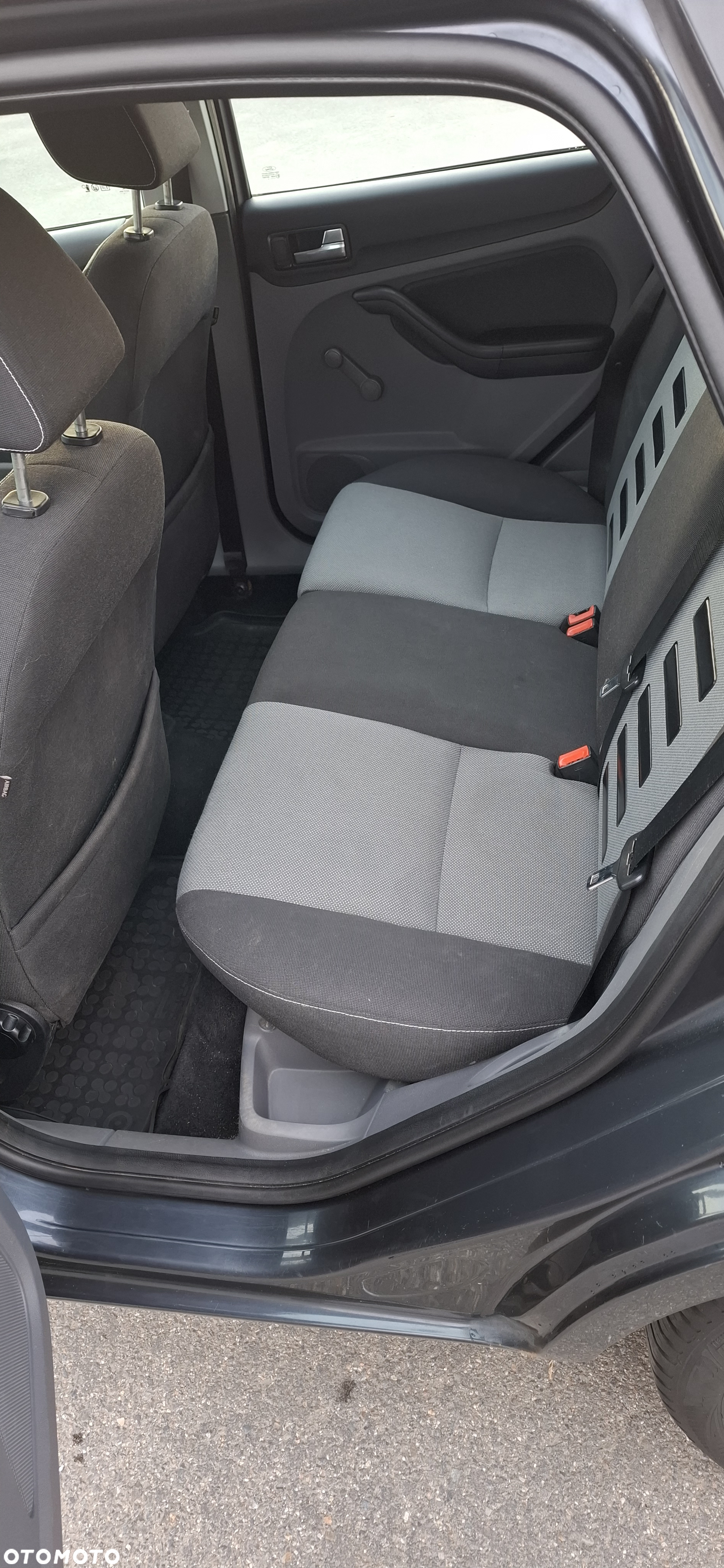 Ford Focus 1.6 Ghia - 14