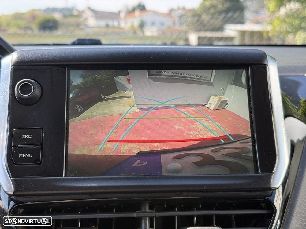 Peugeot 2008 1.2 PureTech Allure - 12