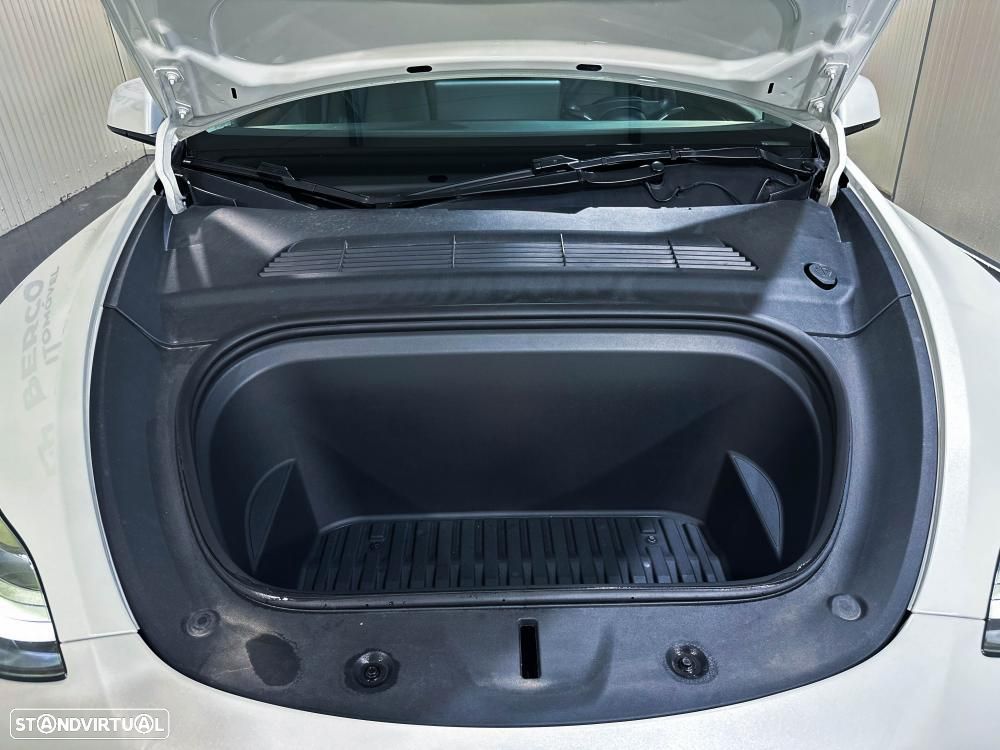 Tesla Model Y Standard - 57