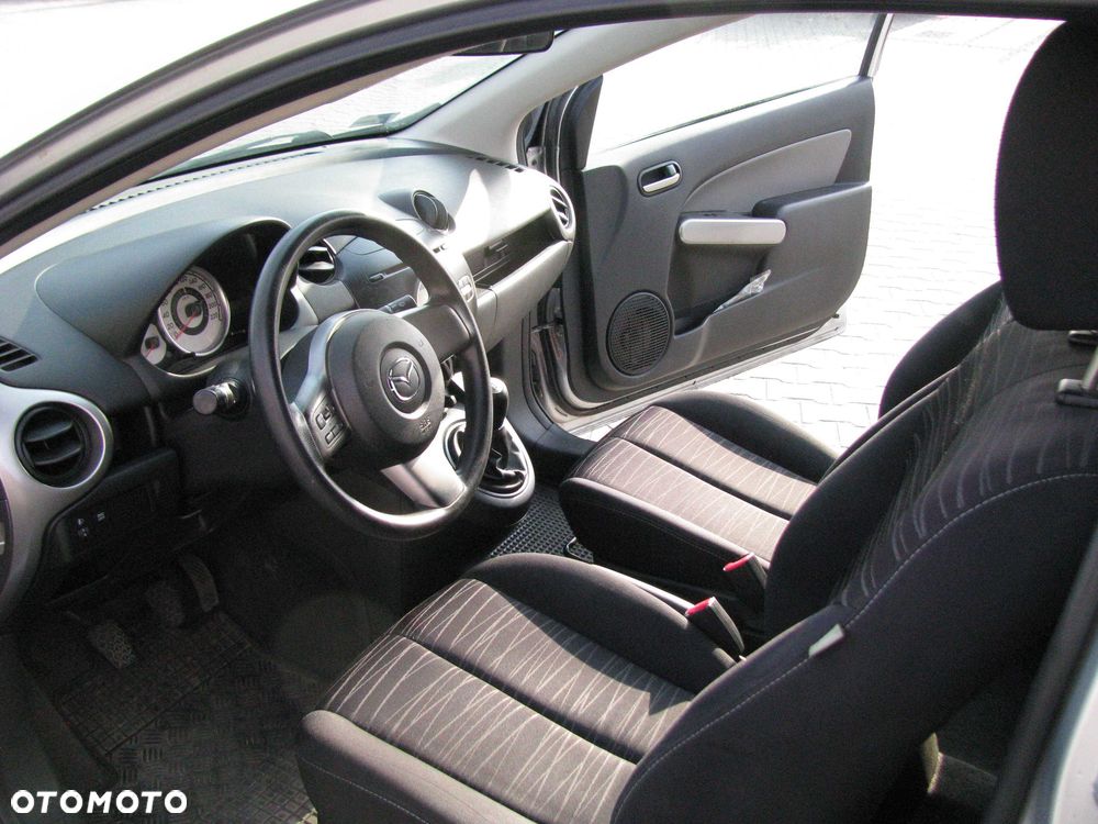 Mazda 2 - 6