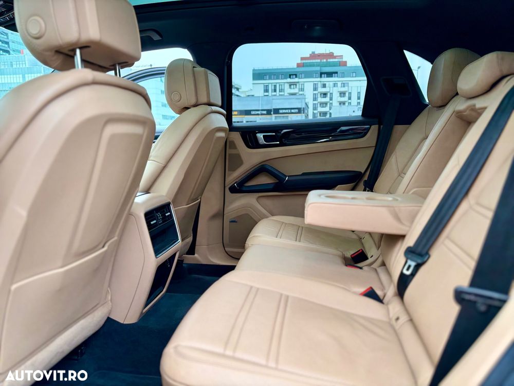 Porsche Cayenne S Tiptronic S Platinum Edition - 20